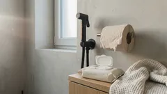 Woda zamiast papieru? Drobny nawyk po toalecie, który robi dużą różnicę